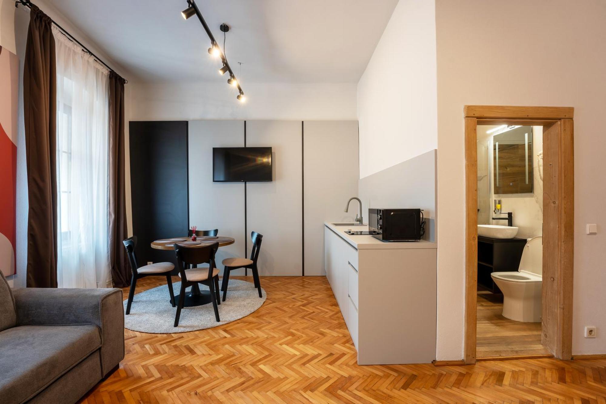 La Turn Apartment Сигишоара Екстериор снимка